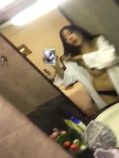 高颜值越韩混血美女自拍福利视频第三部浴室浴缸全裸自摸